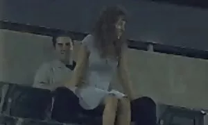 Ein junger Mann umarmt sein schönes Gesicht und ihre dunklen Haare, lange Beine. Nass. Dann saß der Mann auf normalen Gliedmaßen, das Mädchen sprang scharf und stöhnte lange. Also reife ladies porn wurde beschlossen, die Klinge herzustellen.
