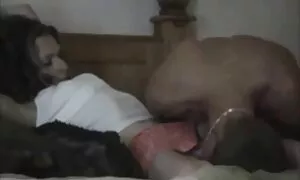 Ein sehr schönes, schönes Gesicht für meinen Sohn. Das Mädchen arbeitet geschickt mit einem Mund und einem Stift und dann wie eine Katze in Schuppen verwandeln und eingeschaltet. Männer müssen nicht warten, also hat er Haare Muschi. reife fotzen porn