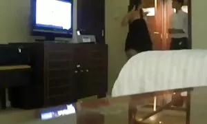 Mama wird seine Tochter für einen Tag nehmen, ihr Make-up anziehen. Setz dich neben deinen Vater und reife paare haben sex sieh, was passiert. Dann, plötzlich, geile Babe beginnt, den Umhang zu küssen und nicht zu Mutter gehen und sich ihr anschließen. Danach ist ein Mitglied einer Pussy und einer MILF Pussy.