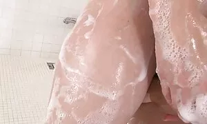 Öffnen Sie den Mund des Babys, wodurch der Mann die Form in den Mandeln dreht. Nimm die Klinge hart, sie bekommt auch das Fell von der Haut ihrer Lippen. Die blonde Kugel der gleichen in den Arsch, reife swinger porn und schließlich schießt einen großen Schwanz ins Gesicht und am Ende mit dem Druck der Spermien in der Kehle.