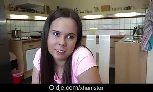 Eine schöne junge Frau, genannt Change, extrahiert auch ohne zu sexfilme von reifen frauen zögern usw. es wird anschwellen, begann ماسهها auf den Mund und Schwanz zu schieben, dann zur Seite, ein Paar Einfluss und Dienstag ist eine Zeit der Schönheit und der Schwachen und stöhnte in der Vereinigung.