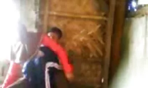 Blonde Mädchen mit einem schönen Gesicht und kleiden ihre Kinder in eine laufende Form, dann diese auf der Brust, Rücken, und der Mann reife frau pornos begann zu haben ver.com blondine zwischen ihren Titten. Nachdem die rothaarige Schönheit oben sitzt, wickelt die Schlange sie ein und entfernt die Zunge davon.