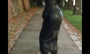 Peaches gab ihm eine Zunge, lutschte einen Schwanz und legte ihre Hand in die Schachtel. Dann haben die Kinder die besseren und älteren Leute verschlungen und sind richtig gesprungen. Schließlich hat sie das lang free porno reife frauen erwartete Sperma erhalten und war des Fluchens müde.