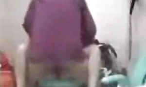 Ein junges Paar macht die Toilettenarbeit. Das Mädchen mit dem Oben-ohne-Auftritt im Spiegel und streckt ihren Gärtner. Nach dem Bad, mit einem Riss, ist der Grill ready.in das Wartezimmer, gratis pornofilme mit reifen frauen Sie sind Schönheit, für Krebspatienten und nicht langweilig sofort anfangen, es zu benutzen.