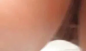 Mädchen, wenn sie einen Arzt anrufen, schneiden ihre Hosen und für ihr Fell reife sex video ab und machen das Dock im Kofferraum des Autos völlig leer.