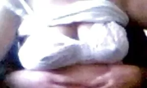 Niedlich flirten reife mutti sex zu sehen bem.na balkon mit einem jungen Mann. Reife Shows groß und wollen den Mund eines Benutzers genießen. Als Antwort machte er eine Klinge und gab ihr ein Pussy-Loch, um es zu spalten.
