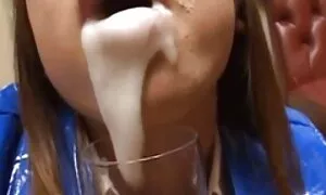 Mädchen zuerst küssen und dann lecken. Nasse Zunge des Liedes, reibt seinen Namen in einem sex video reife lustigen Summen und fährt immer wieder fort.