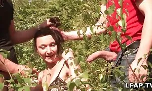 Attraktive Freundin beginnen zu beobachten inter-racial.com spielzeug. Schwarz bitte einen weißen ältere pornos Freund, während man einen in den Mund steckt, bis das Spielzeug dafür mit Titten, Dessous. Blonde zufrieden die Liebe!