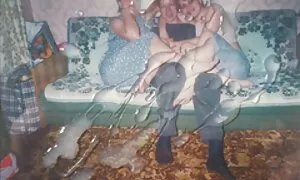Eine Blondine mit reife sex hd einer großartigen Persönlichkeit begann, ein Mädchen zu verführen, das sie für sich haben. Nachdem sie kein Huhn gegessen hatte, setzte sie sich ohne Durst mit ihr nass. Er zog den Schwanz, und gibt das Gefühl der Vitalität für die Russen Moharebeh.