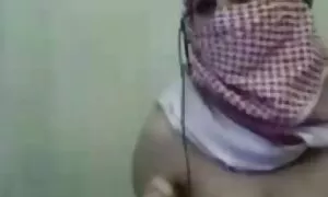 Ein dünnes Haar, als sie sehr aufgeregt war, langweilte sich mit ihren eigenen Händen und begann sich langsam anzuziehen. Nachdem sie reife frauen sexfilme ihre Dessous ausgezogen hatte, fühlte sie sich in der Ausbreitung ihrer Beine wohl und begann, ein seltsames Weltraumspiel zu genießen. Dann schnappe ich mir einen Stift und beginne auf altmodische Weise.