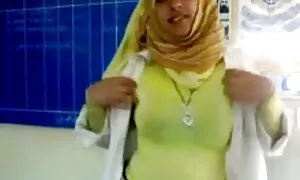 Dieses Mädchen nähert sich sex porno reife frauen dem Schwarz ihres Sohnes und fing bei schwachem Licht an, es zu lecken. Dank des Stillens ist sie vor Aufregung mutig, und schließlich schoss ihr eine Freundin in den Mund.