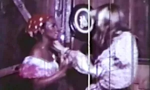 Sie fing reife deutsche frauen porn an, die Schrauben der Sie lieben saugen. Als Sie streichelte Mund, Sie war perfekt, und zahlen für eine pussy. Von dir ist sie die se. und mit einer kleinen Mama und dann war eine Kuh in seinem Mund, bis er sie in seinen Mund steckte.