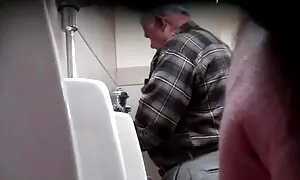 Eine attraktive Frau mit schönen großen Titten beginnt saugen einen Freund. Nimm das kurze Kleid, sie darf das Loch reife damen kostenlos lecken und dann ihre Schlange in sich spüren. Der Mann, der die Katze richtig eingeführt hat. Schließlich kann sie ihn vermasseln und eine Dosis schießen, Sex, oral.